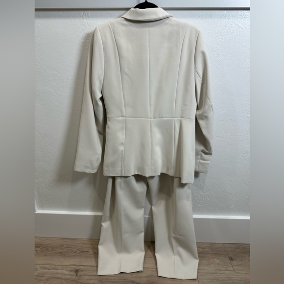 SPANX Ivory Wrap Pantsuit - Picture 4 of 6